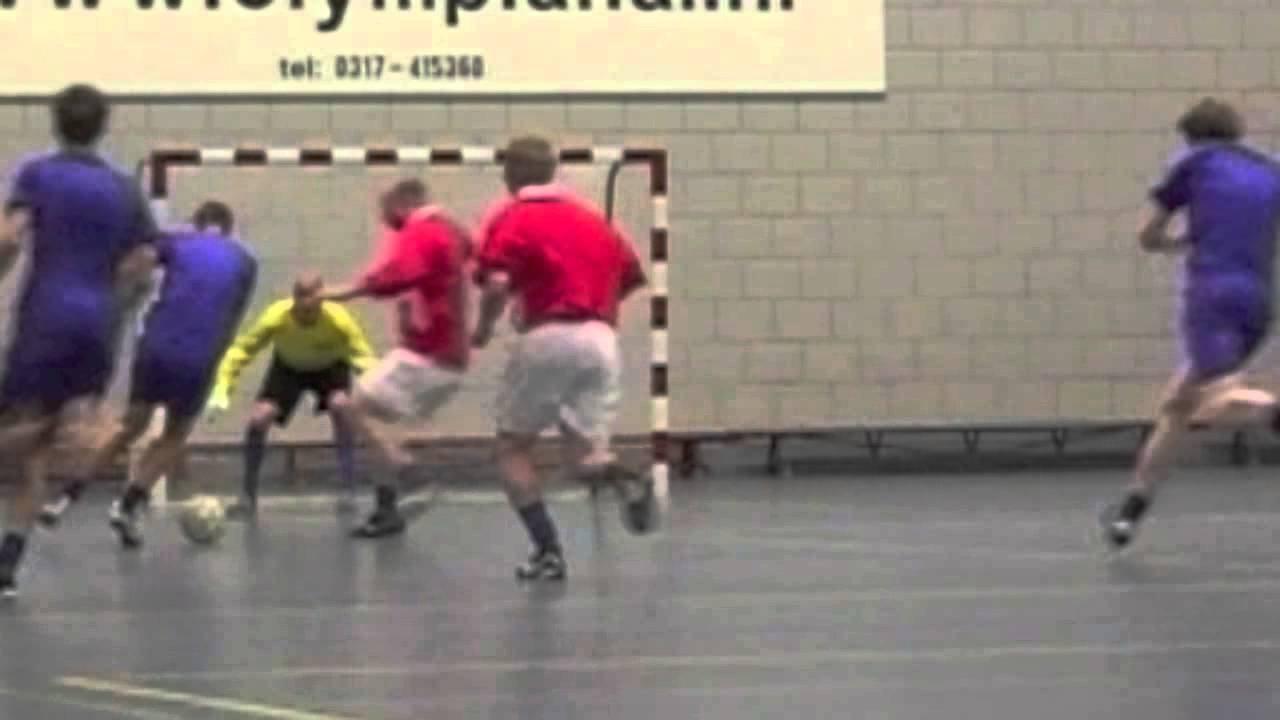 Futsal/indoor soccer: schwalbe....diving or tackle???