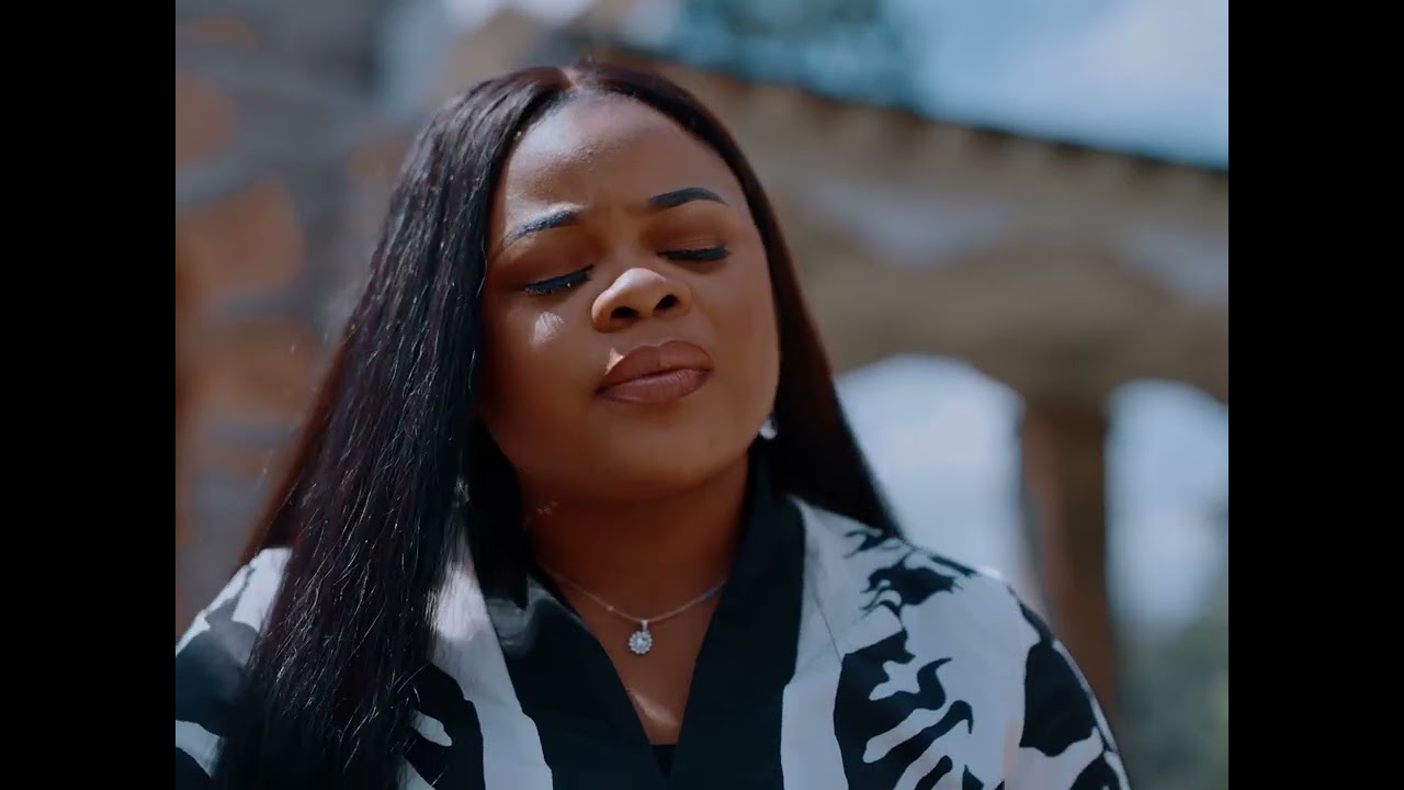 Oscar TWIKALA - REMPLIS-MOI FT Rachel ANYEME (Clip Officiel)