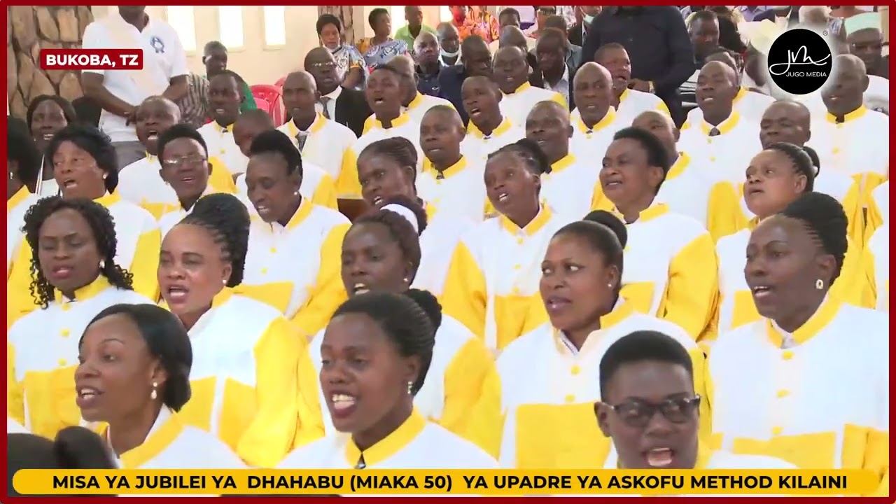 Wanakwaya Wawakosha Maaskofu Kwa Kuimba Wimbo wa Matoleo kwa Kihaya Kumshangilia Askofu Kilaini