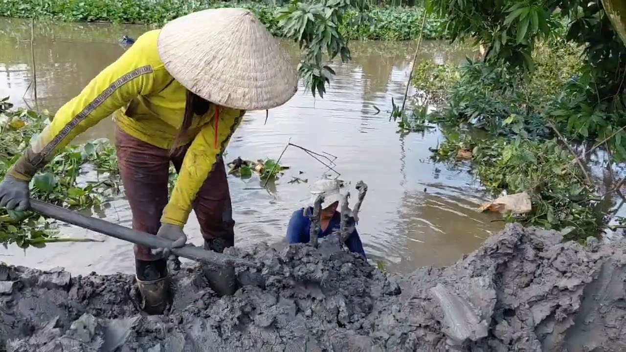 Đi đẩy đất dít đất một ngày mệt mỏi 