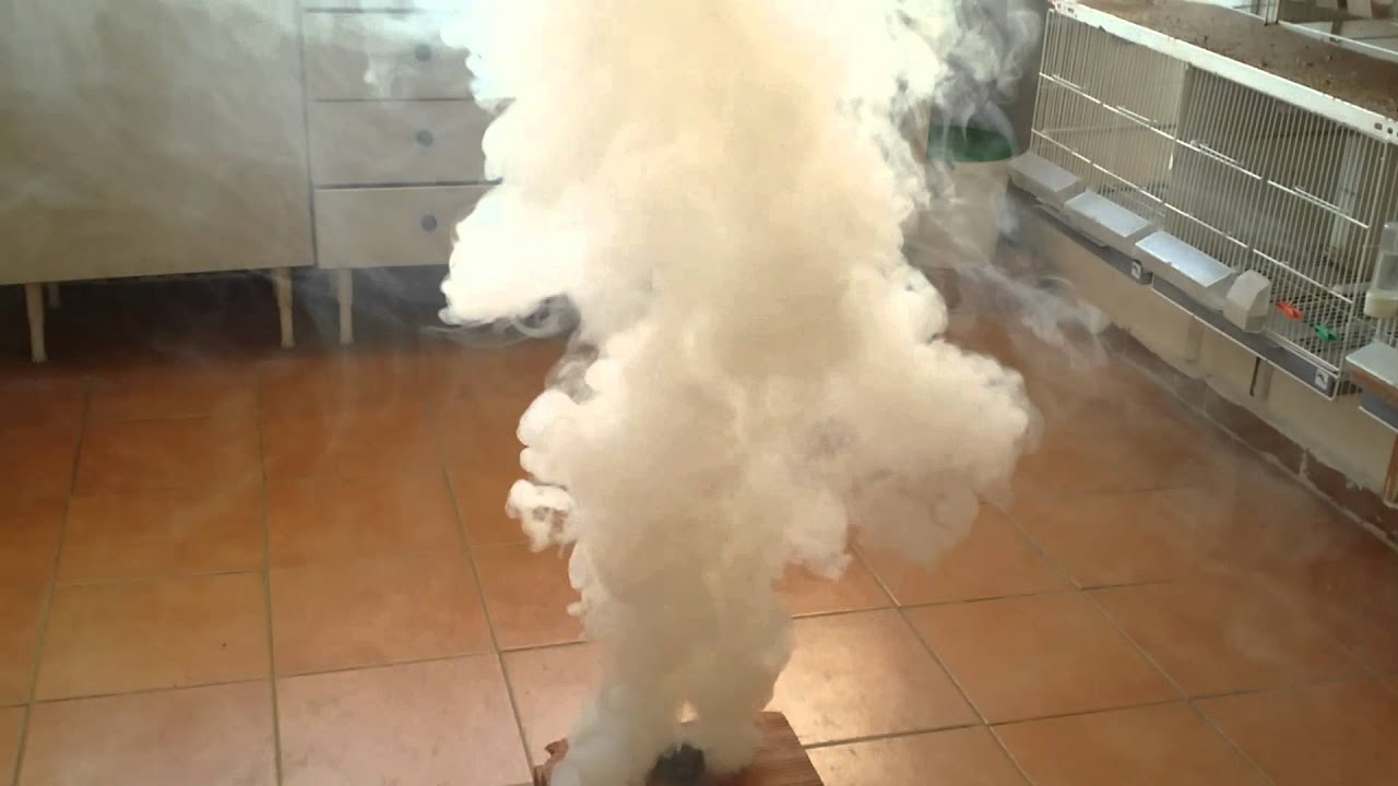 Desinfección de aviario con pastilla de humo