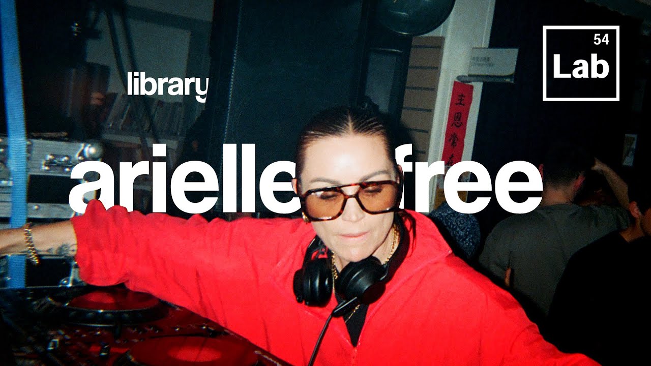 arielle free in a library I Lab54