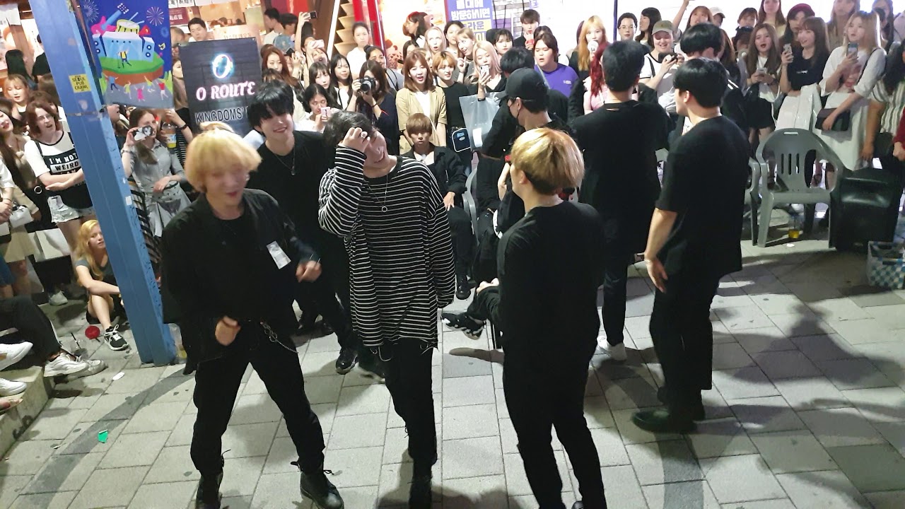 《BlockB_#HER》 20190908 214550 #KingdomS(킹덤즈) 블락비#헐😎😂 홍대버스킹 #SnowHorse