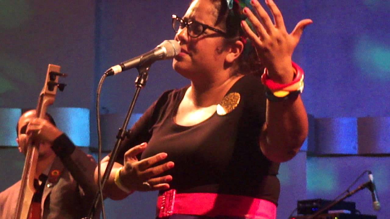 La Santa Cecilia --- Como Dios Manda