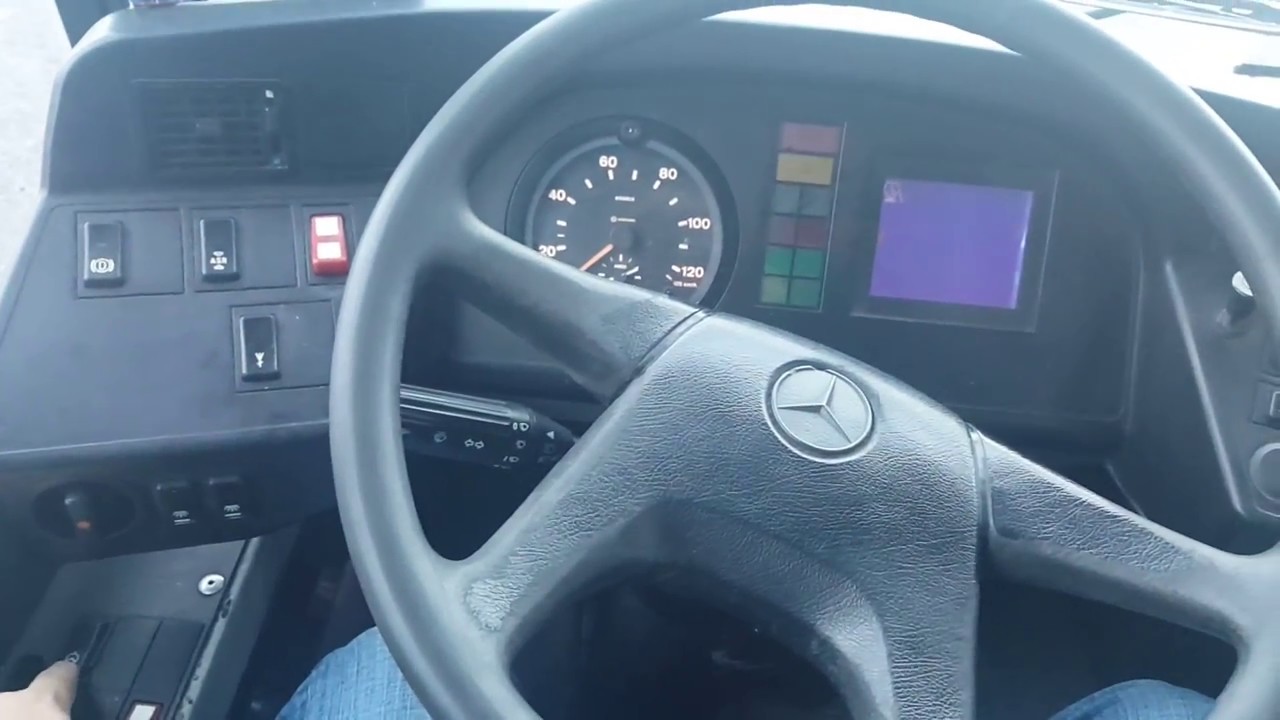 Mercedes O405N - obsługa panelu deski rozdzielczej (nowszy typ)