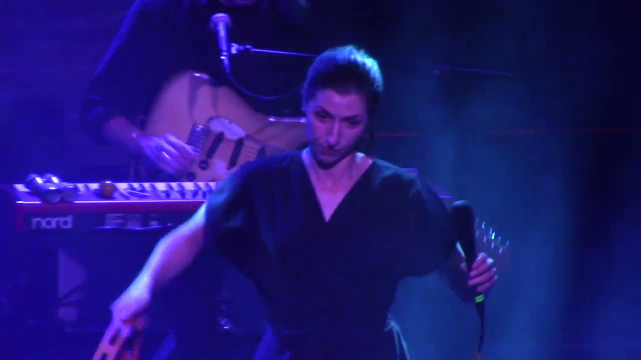Aldous Harding - Lawn - Live - Webster Hall NYC 06/09/2022