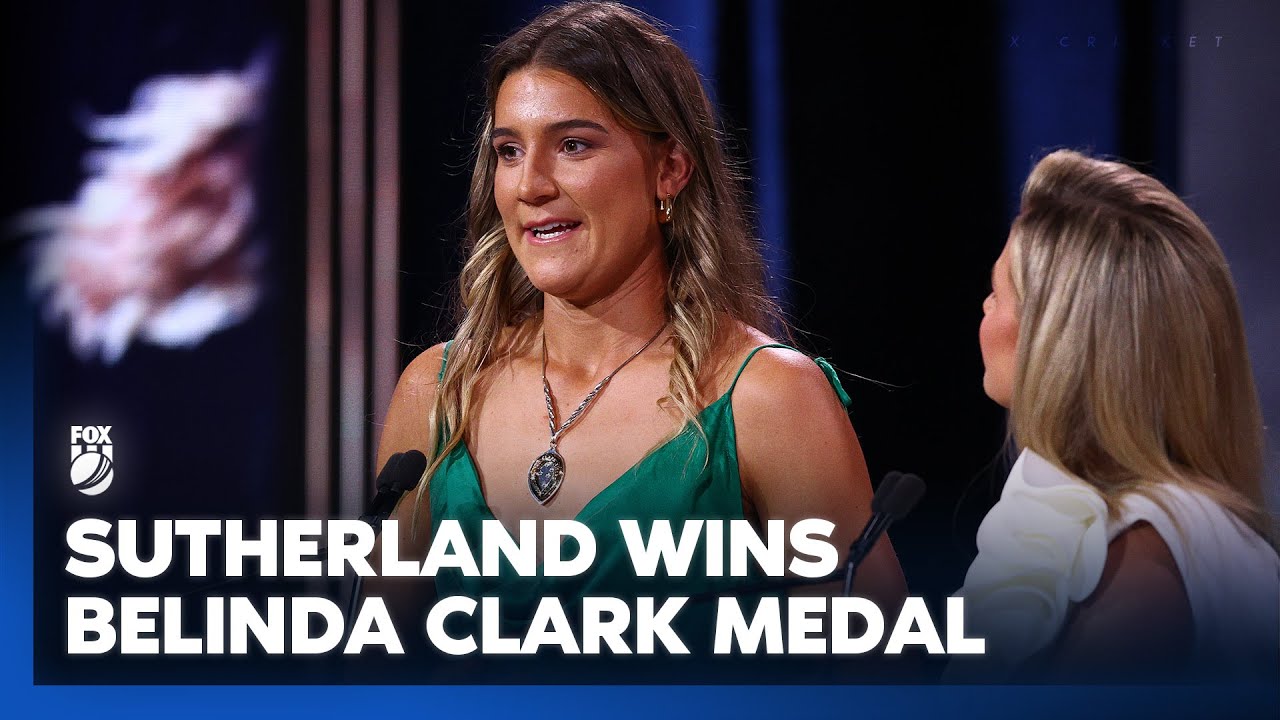 Sutherland honoured with Belinda Clark award after HISTORIC MCG century in the Ashes 🏆 I Fox Cricket