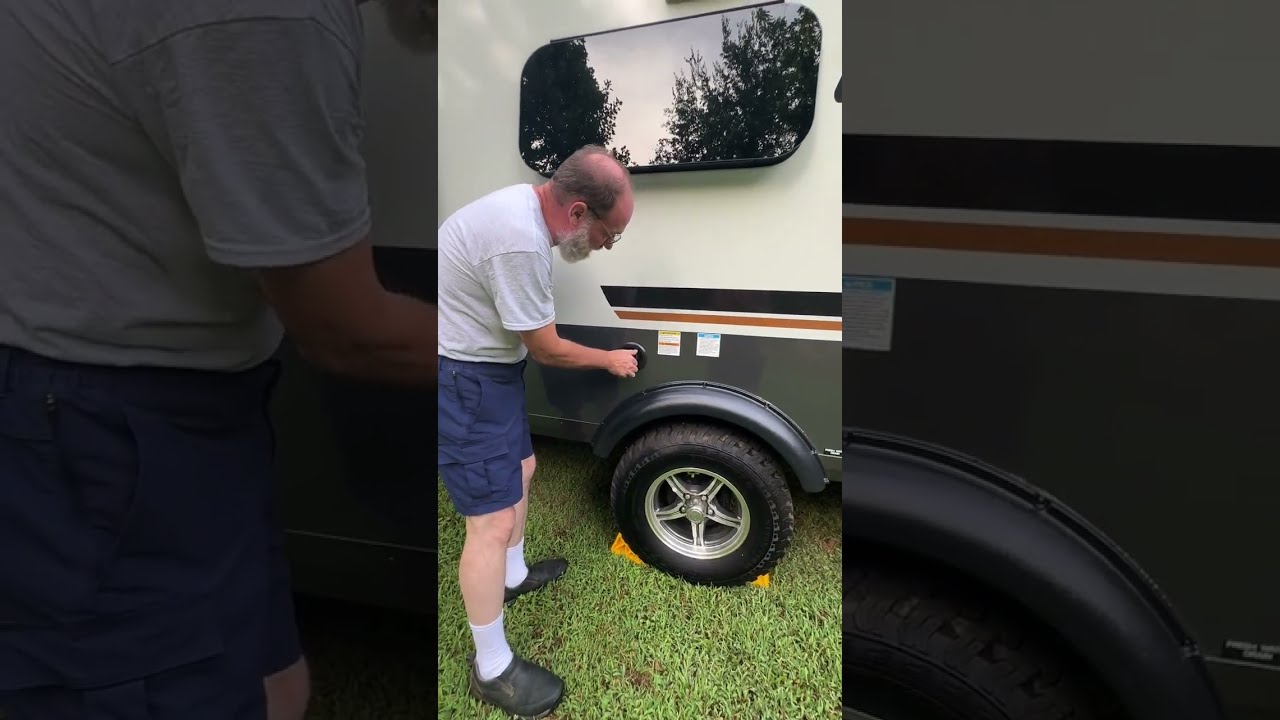 Tour of the outside of our Rockwood, GEO Pro-G19FD Travel Trailer