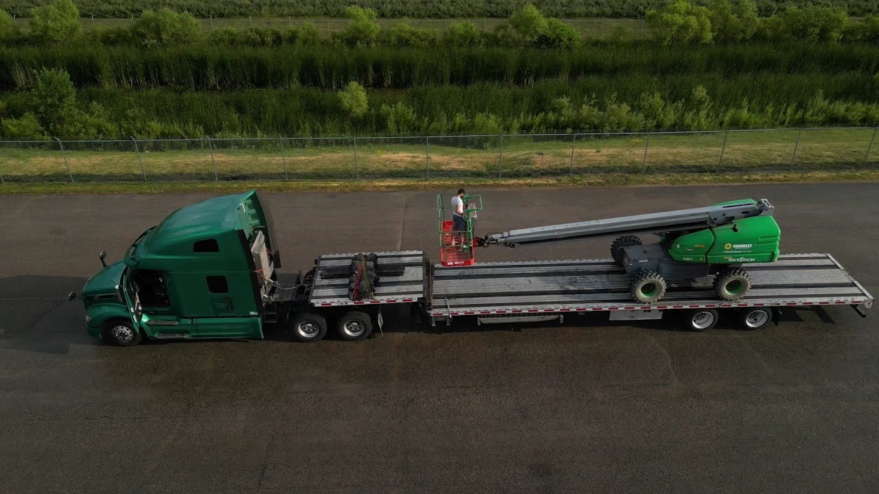 How to operate a SkyJack boom lift