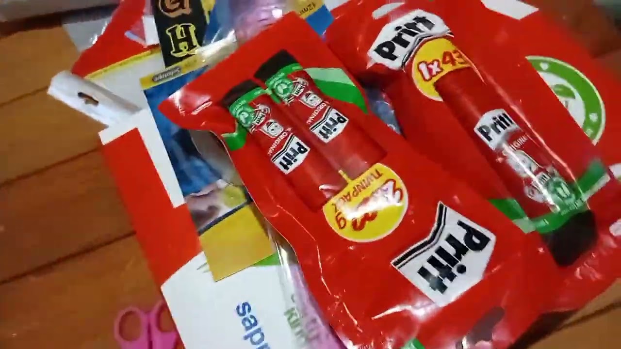 VLOG: cleaning,going to the mall to get stationery.  A little haul