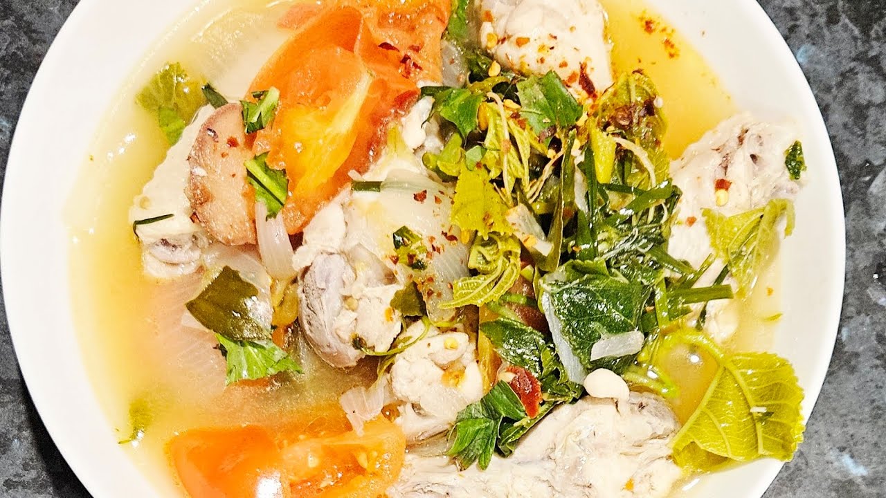 ต้มยำตีนไก่ใส่ใบมะขามอ่อนวัตถุดิบจากสวนหน้าตาจะเป็นยังไง? #cooking #ทำกับข้าว #ชีวิตในต่างแดน 