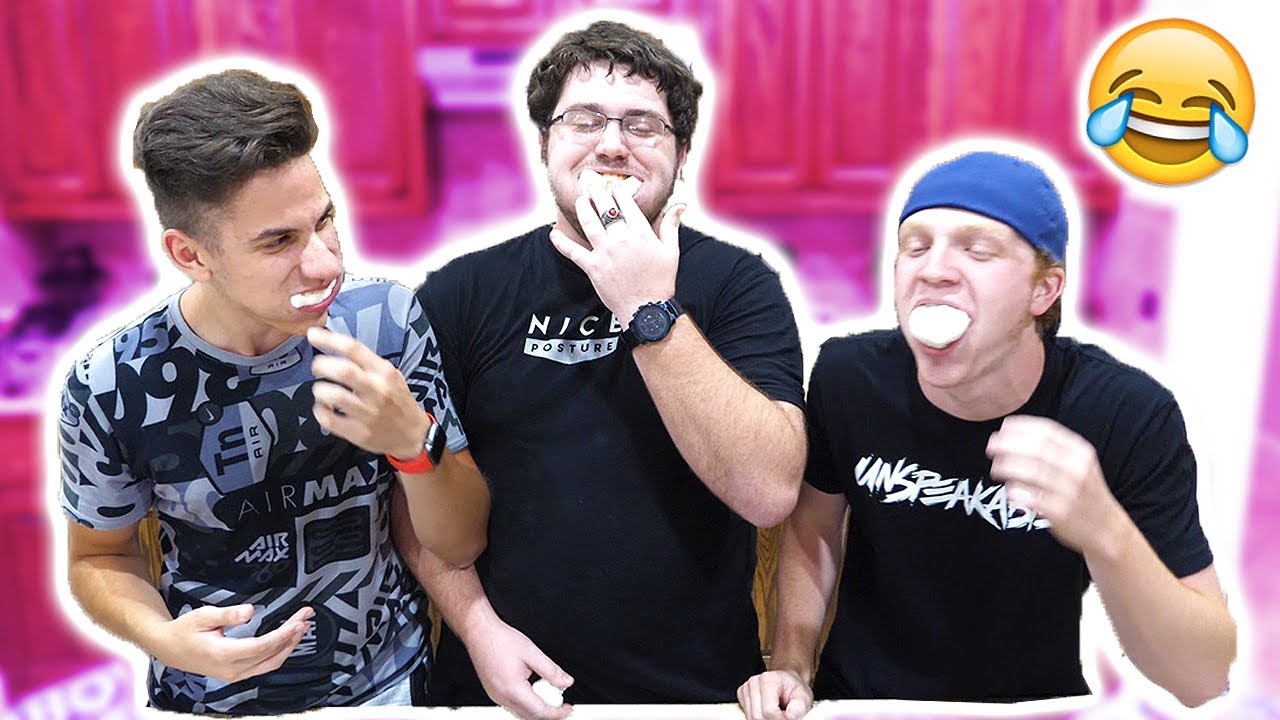 TRY NOT TO LAUGH... CHUBBY BUNNY CHALLENGE! (With UNSPEAKABLE & MOOSECRAFT)
