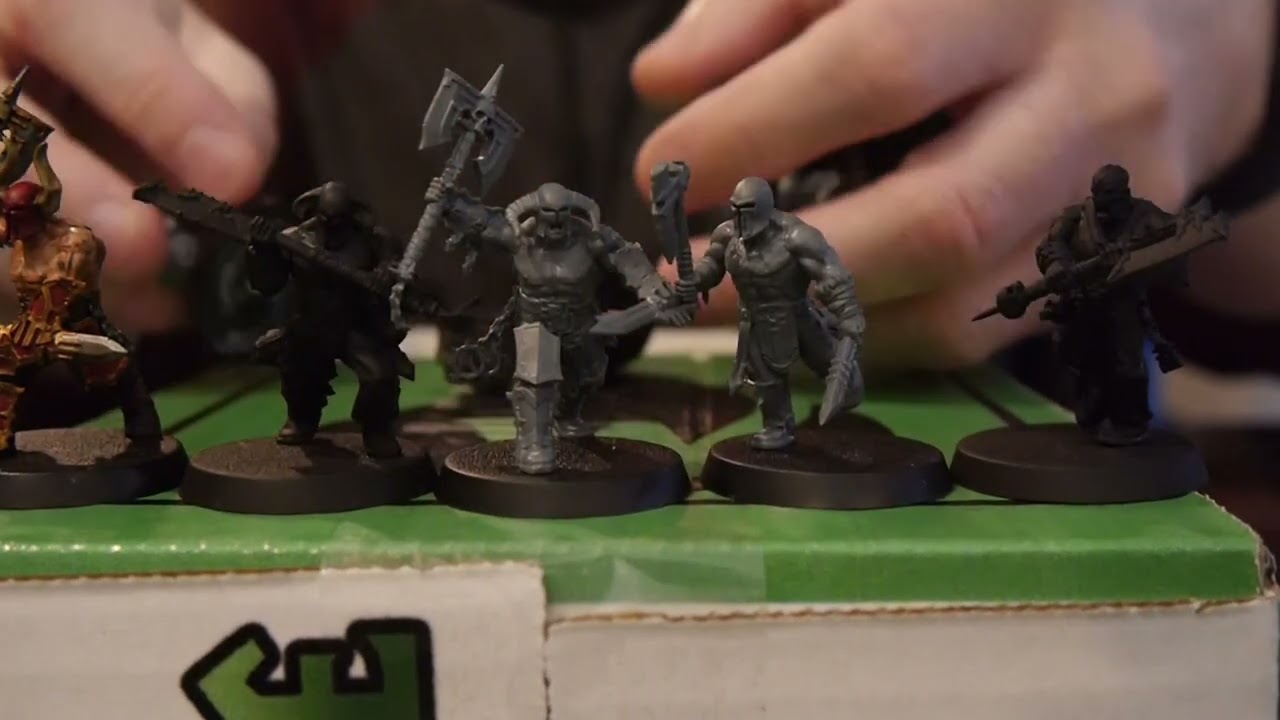 February's Age of Sigmar Warpcrate brings Blades of Khorne Bloodreavers!