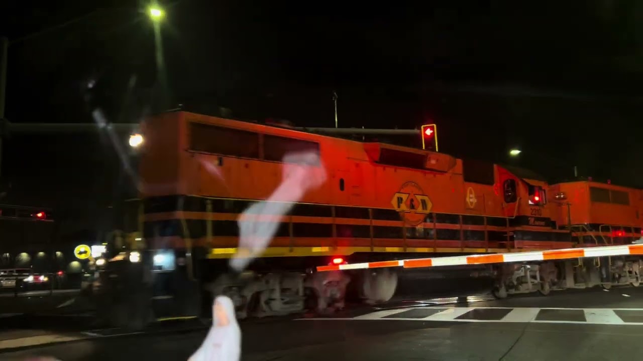 PNWR 2310 WB: OR-10+Lombard Ave Grade Crossing, Beaverton, OR
