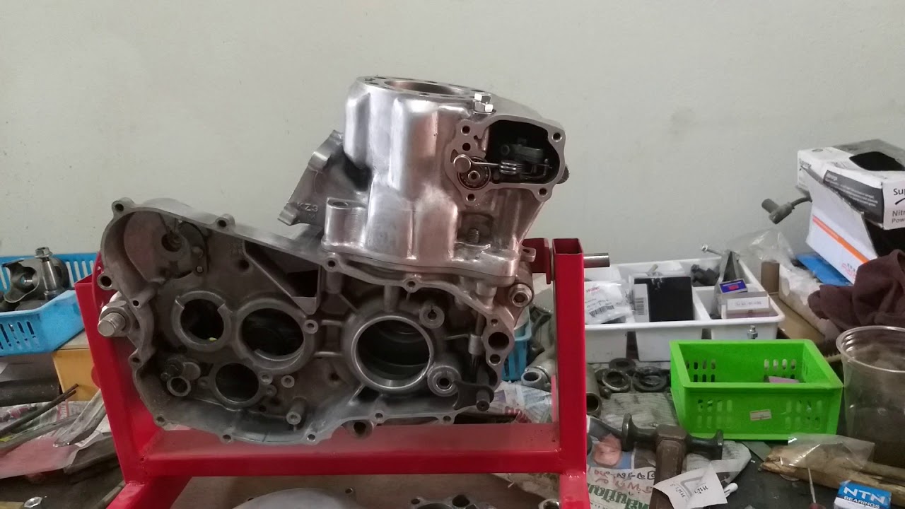 Honda CR250 1992 power valve fix. Untarding the tardery.