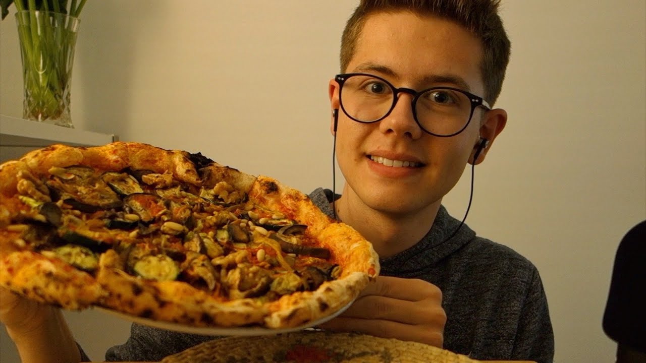 MUKBANG PIZZA ASMR Ita 🍕 Eating Sounds, Whispering