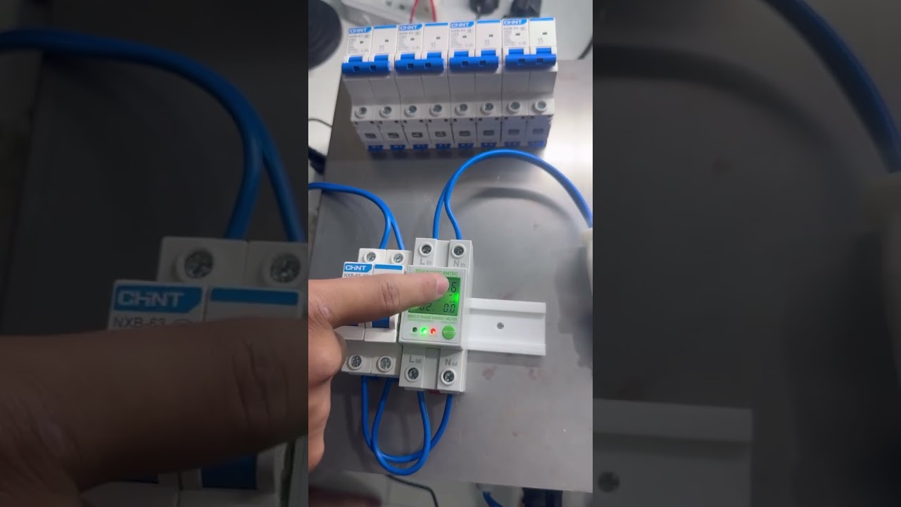 Hệ điện dành cho năng lương gió và mặt trời bằng cách bám tải thiết bị và giảm tiền điện