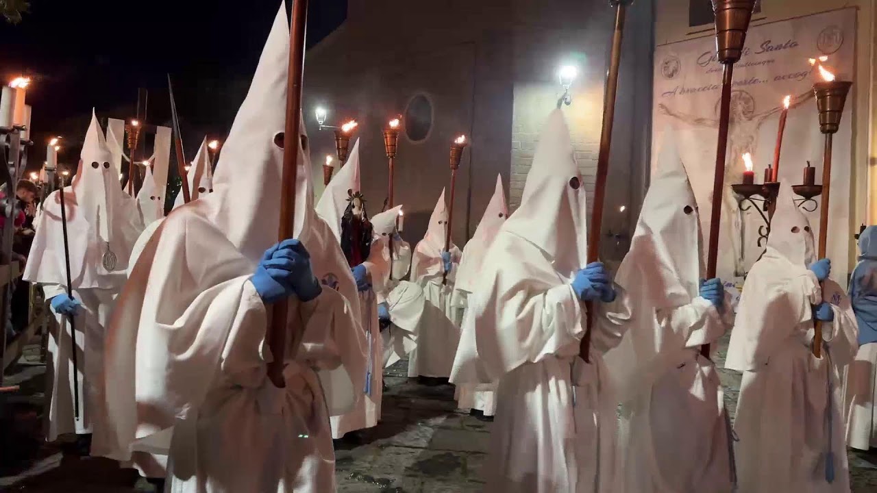 01 - La Processione bianca di Giovedì Santo 17 aprile 2025 a Piano di Sorrento