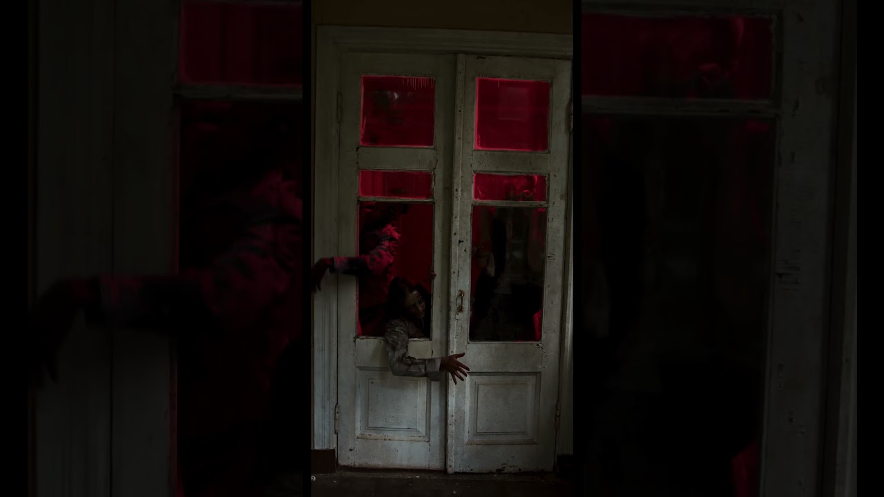 RED DOOR YELLOW DOOR &ndash; Gra, kt&oacute;ra przeraża! 😱🚪 #shorts #shortsfeed #shortsviral #shortsvideo