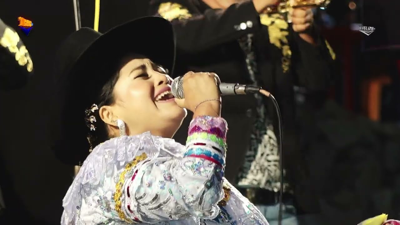 𝐄𝐬𝐭𝐡𝐞𝐫 𝐒𝐞𝐝𝐚𝐧𝐨 𝐲 𝐒𝐨𝐥 𝐧𝐚𝐜𝐢𝐞𝐧𝐭𝐞 𝐞𝐧 𝐞𝐥 𝐂𝐢𝐞𝐫𝐫𝐞 𝐝𝐞𝐥 𝐜𝐚𝐫𝐧𝐚𝐯𝐚𝐥 𝐂𝐚𝐦𝐢𝐥𝐚𝐪𝐮𝐞ñ𝐨 𝐀𝐥𝐟. 𝐃𝐞𝐦𝐞𝐭𝐫𝐢𝐨 𝐲 𝐄𝐥𝐢𝐝𝐚 𝑫𝑯𝑨𝑷𝑺𝒕𝒗𝑷𝒆𝒓𝒖