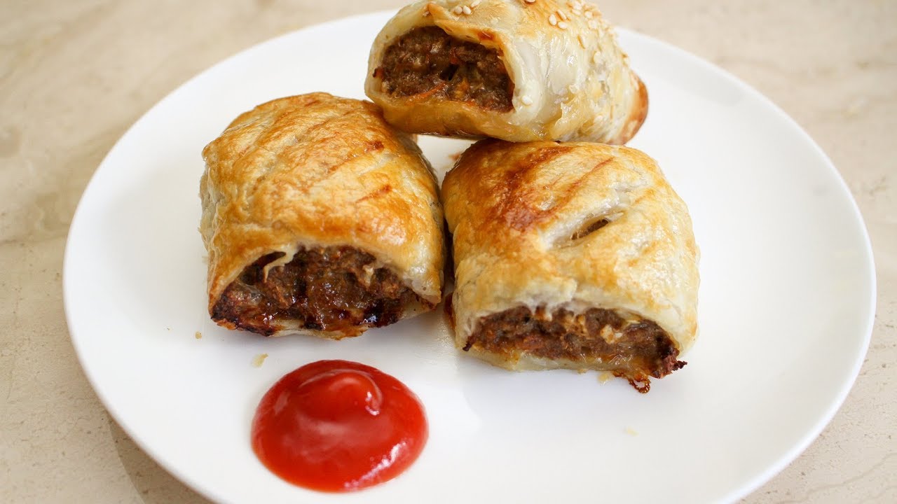 Elise's Eats - Ep 74: Sausage Rolls