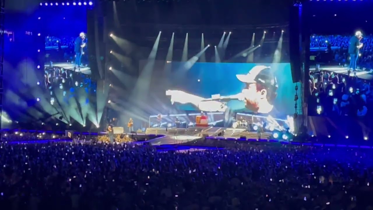Luke combs Bank of America stadium 