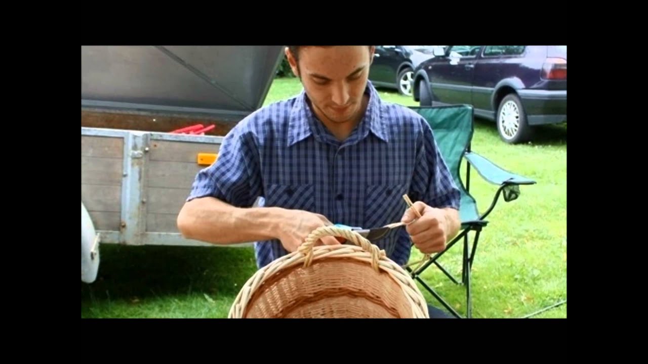 Korbmachermeister Ricardo B&auml;cker