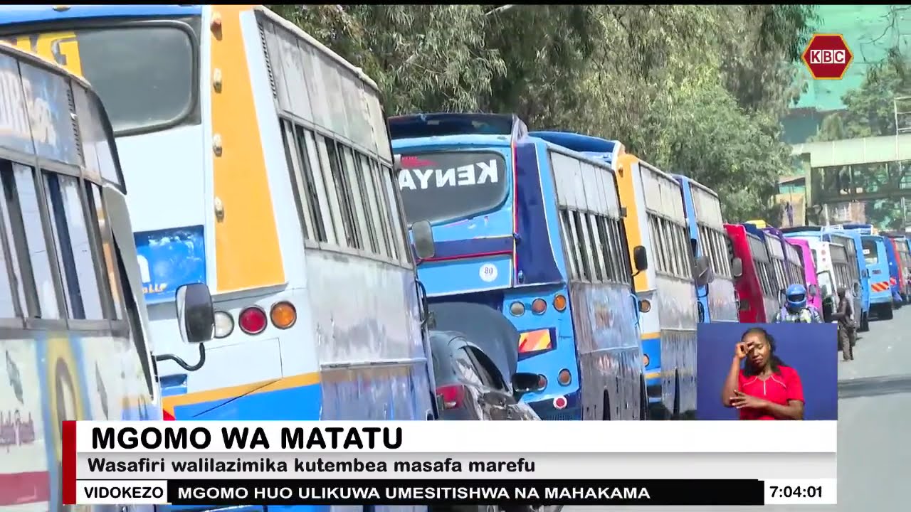 Wahudumu wa matatu Nairobi wagoma na kufunga barabara