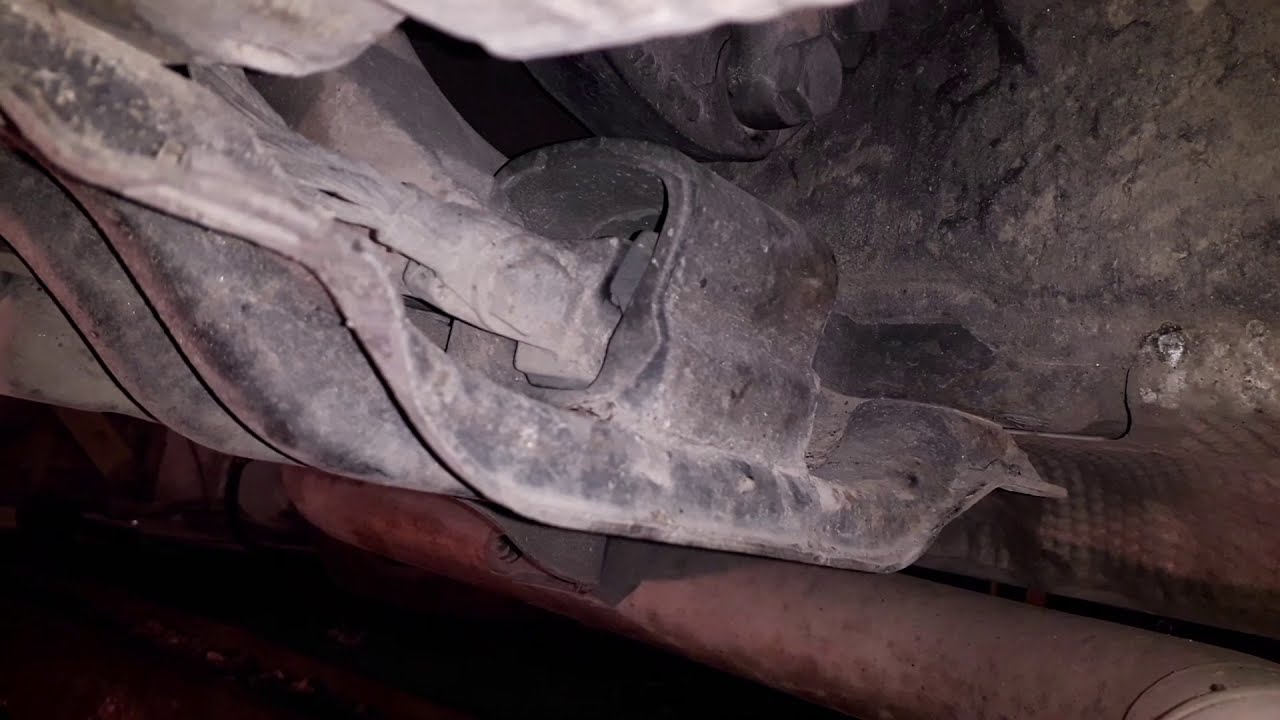 Замена подушки АКПП и опоры кардана на Mercedes-Benz W220 S320cdi