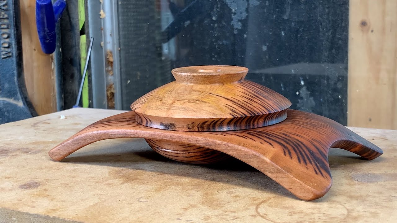Richard Raffan turns winged box for the 21st. Four-Ways project.