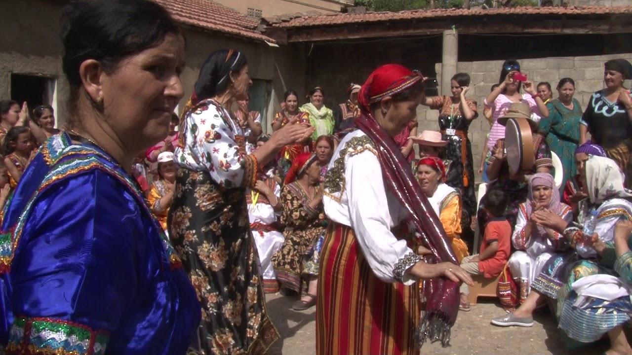 CHANT ET DANSES  TRADITIONNEL FEMMES KABYLE  pour Mariage