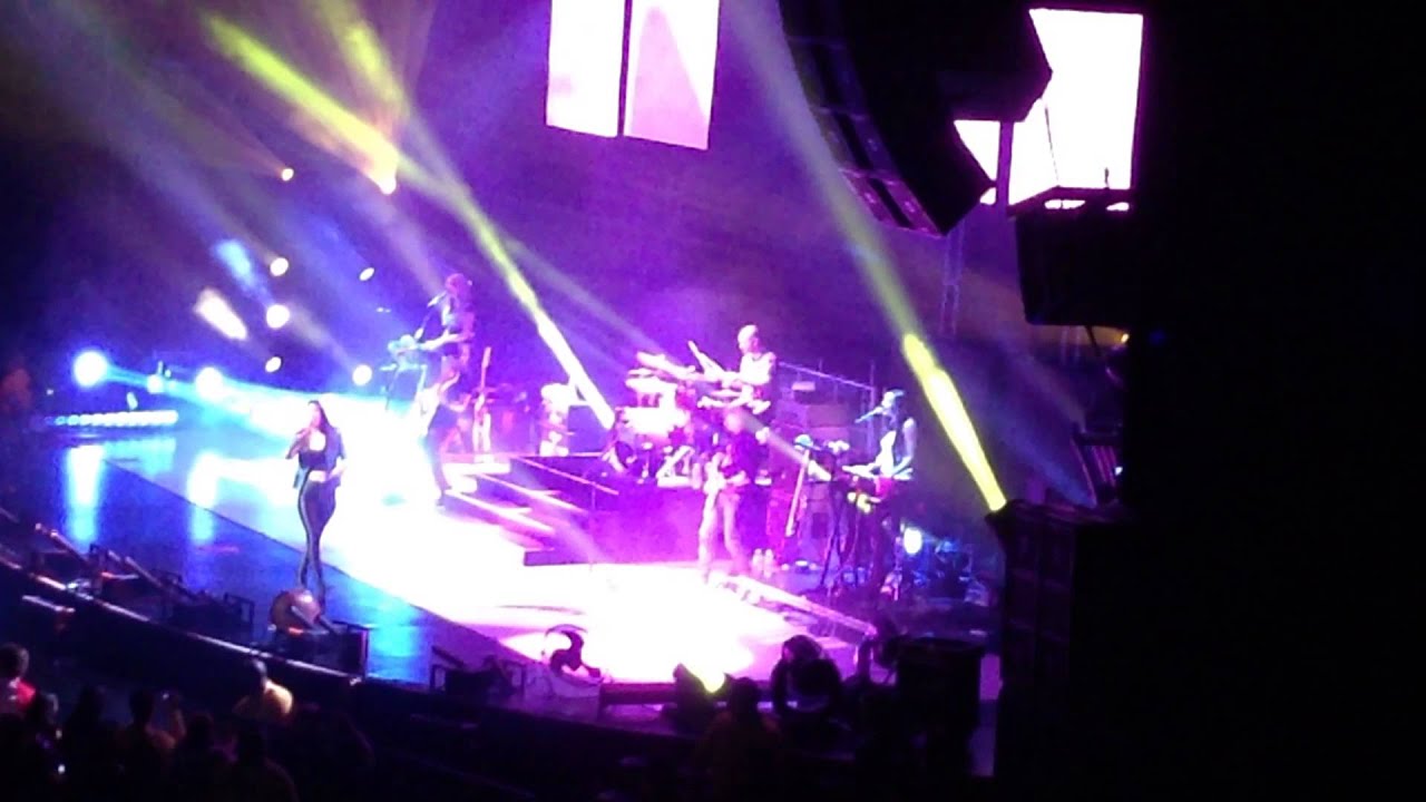 GOLD - Victoria Justice  Live At Gibson Amphitheater, Summer Break Tour