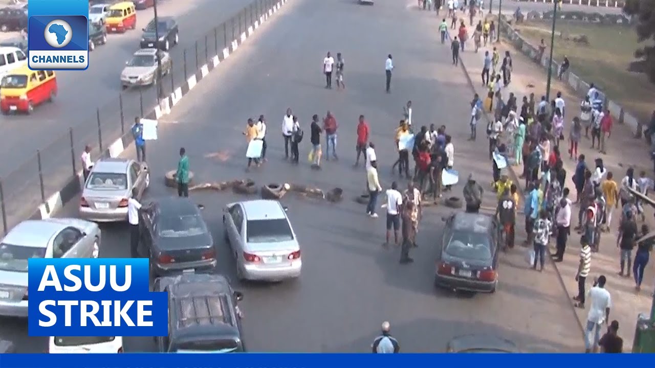 ASUU Strike: UNIBEN Students Stage Solidarity Protest