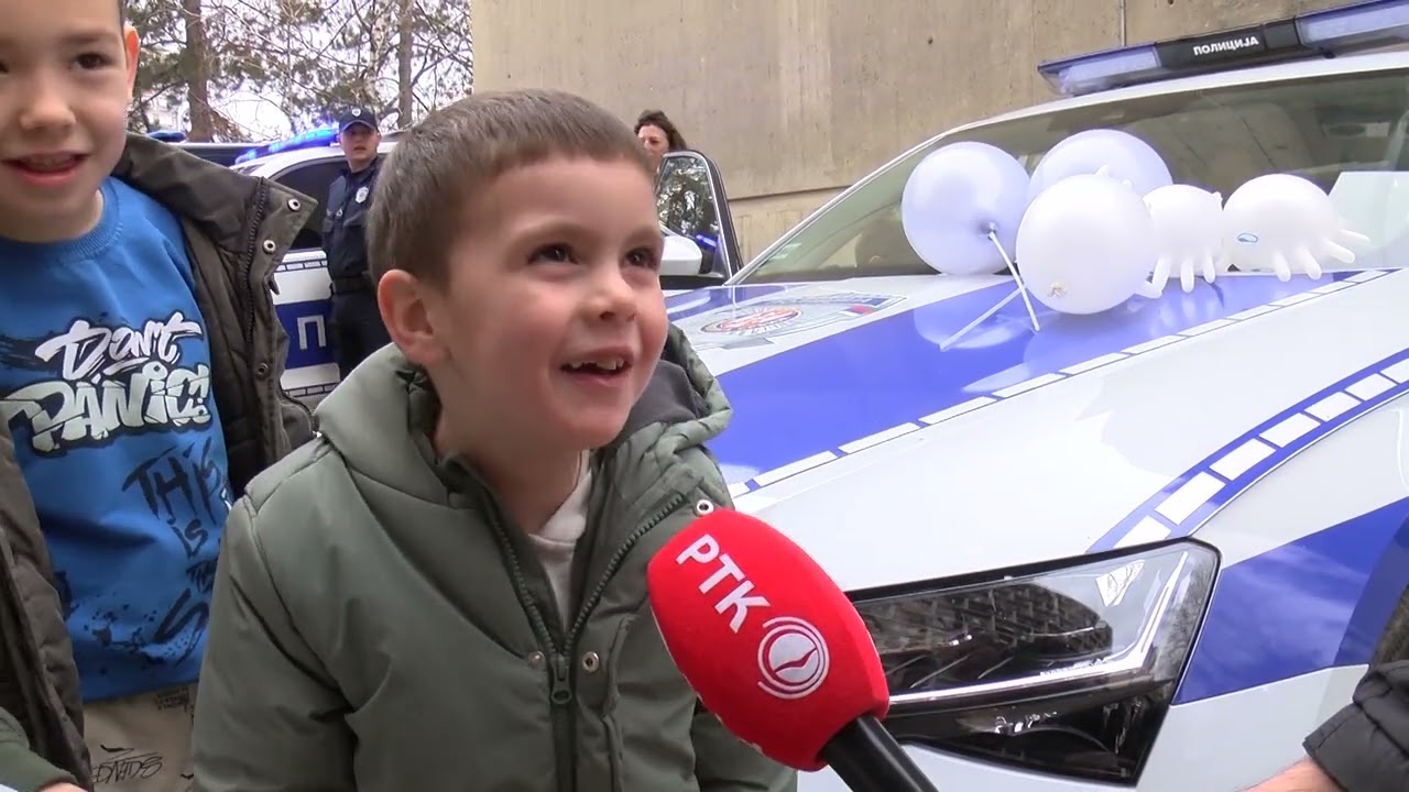 Druženje predškolaca sa policajcima