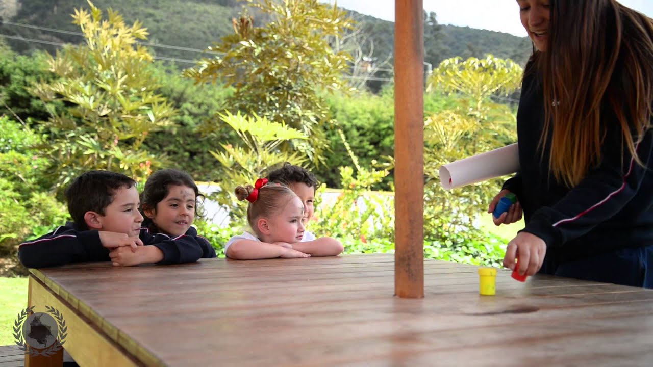 Video de apertura My Chosen World 2015 - Colegio Rochester