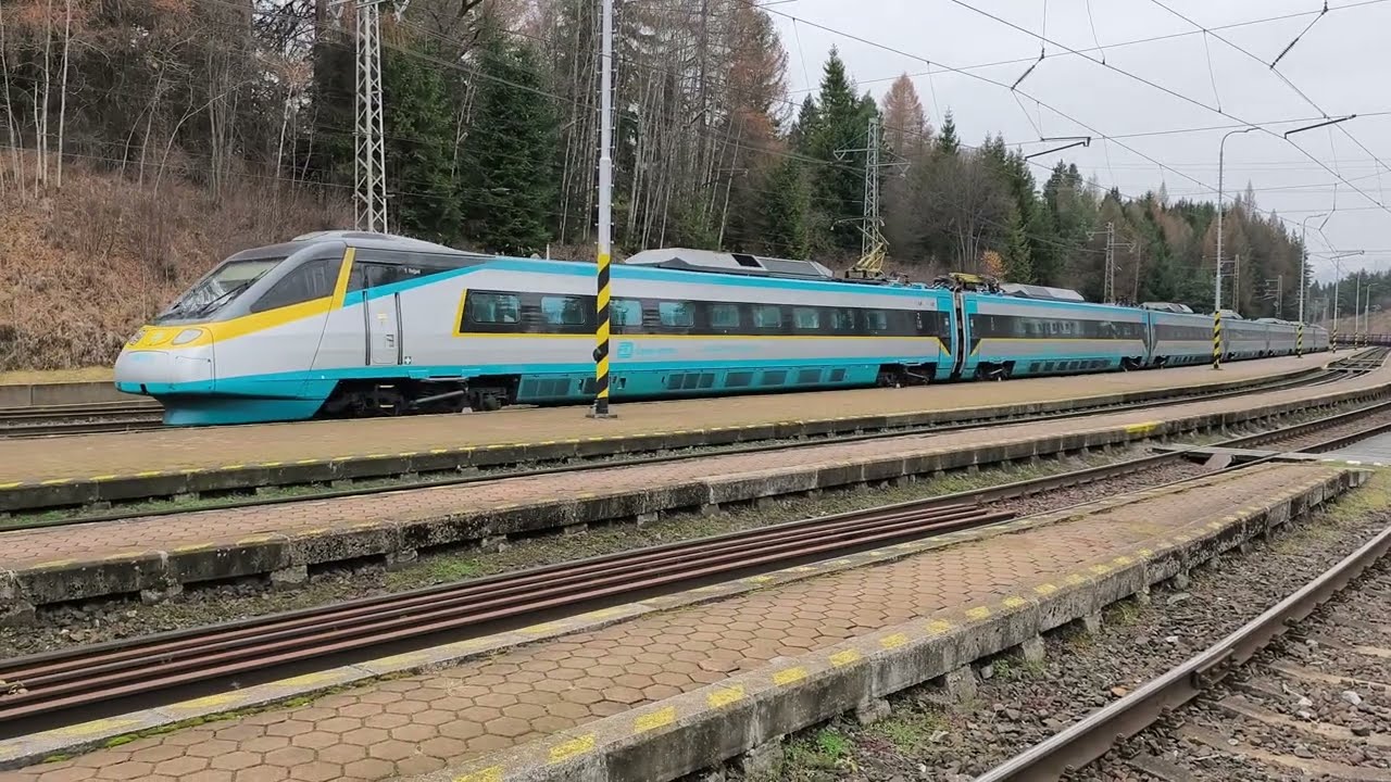 Štrba//15.11.2025//SC 241 PENDOLINO - KOŠIČAN // Odjezd ze Štrby //.