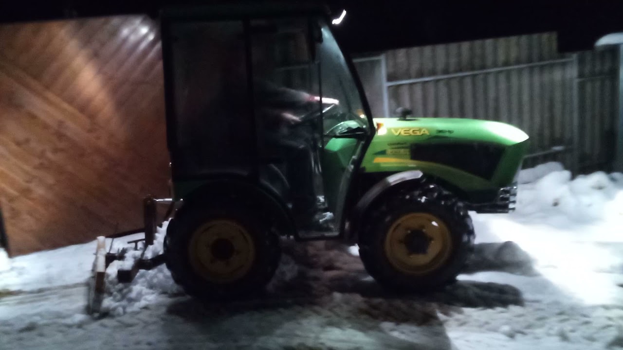 Malotraktor Vega 36 HP v zimě