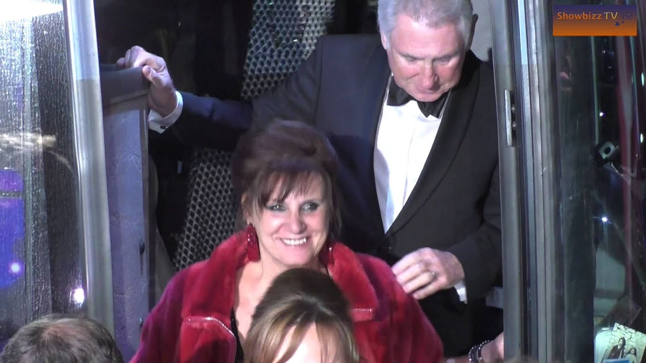 Massa volk op première F.C. De Kampioenen - Jubilee General