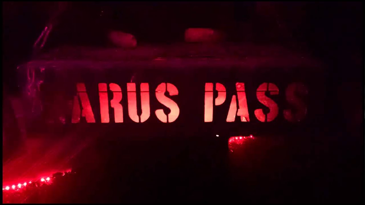 Narus Pass bei der Maskenausstellung der Ruatn Pass und der Seon Pass