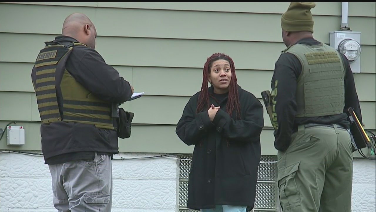 Police rescue children during standoff with armed man in Struthers 1