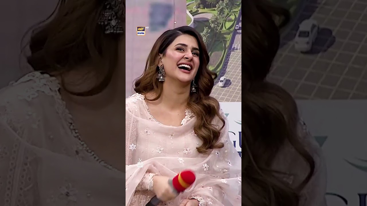 Miyan ne Eidi di? 💵😍 #jeetopakistanleague #fahadhmustafa #kubrakhan #sanajaved #shorts