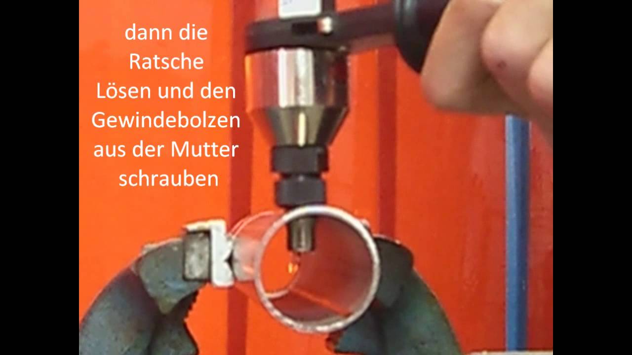 Montage einer Edelstahl Einnietmutter mit der Masterfix Zange MFX 612 Ratsche