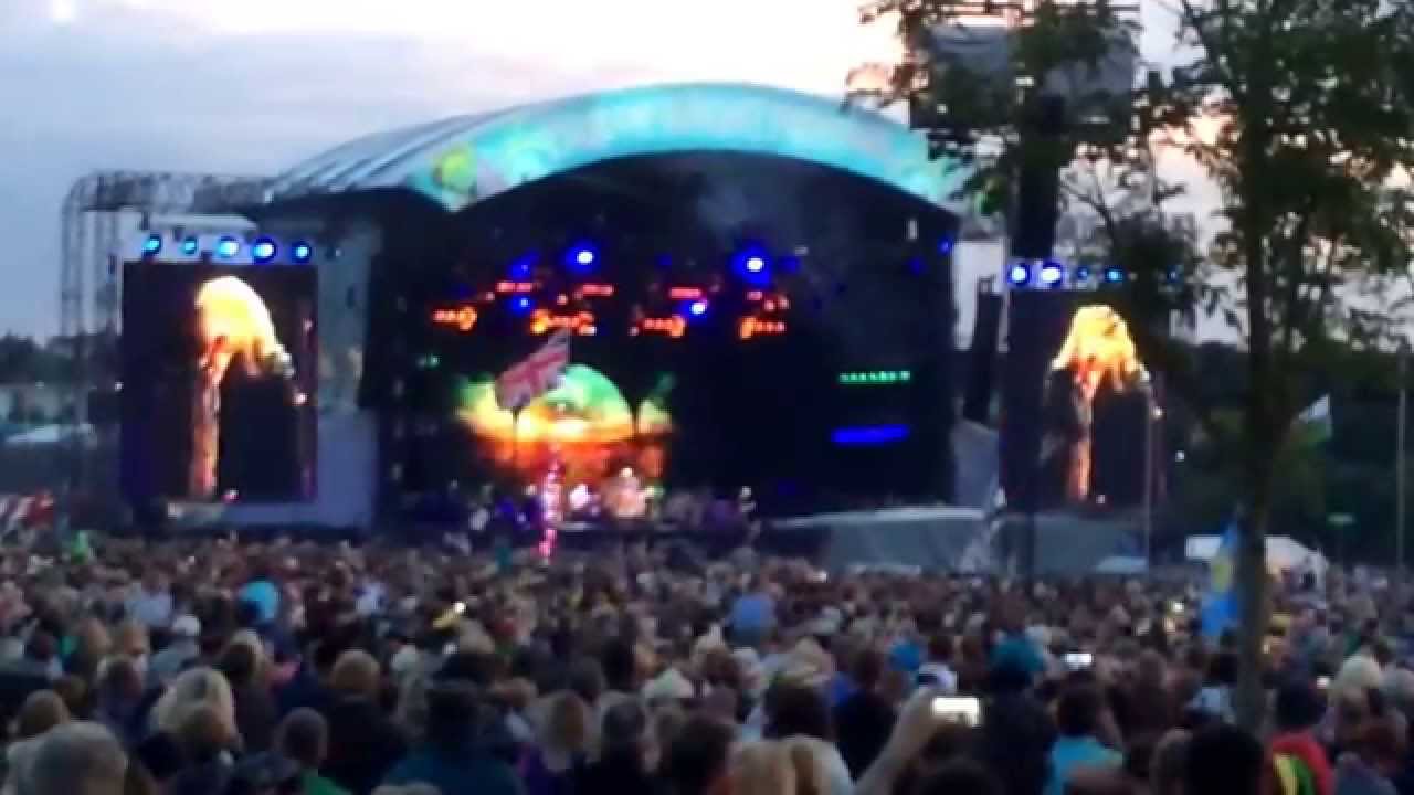 FLEETWOOD MAC - Rhiannon - ISLE OF WIGHT FESTIVAL 2015