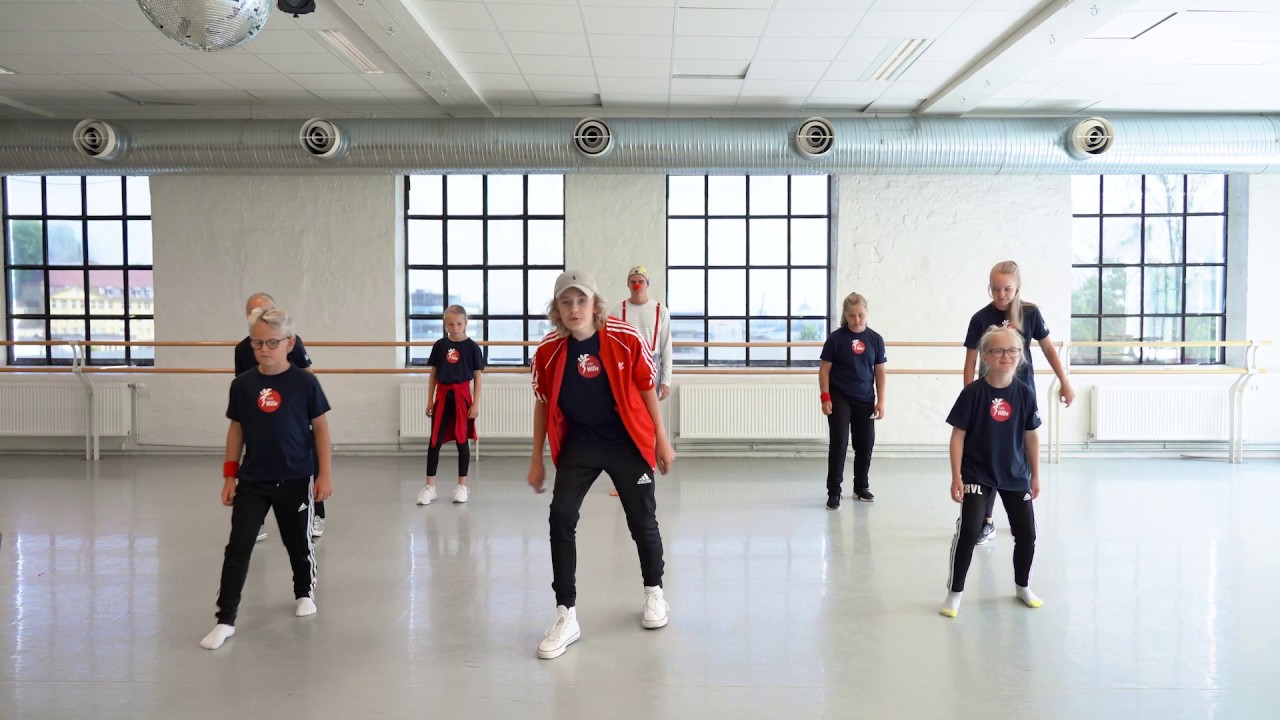 DANS FOR BARN | KLOKKA Med Studio Nille