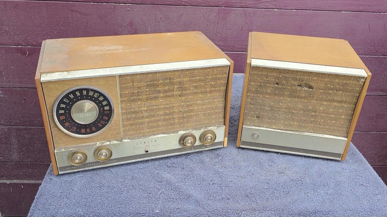 1963 Zenith AM FM STEREO Table Radio