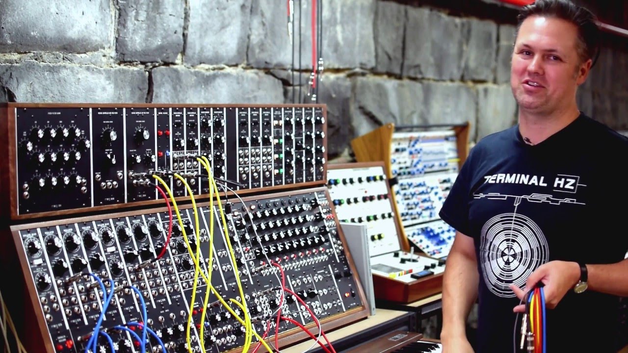 MESS (Melbourne Electronic Sound Studio): How A Moog 55 Works