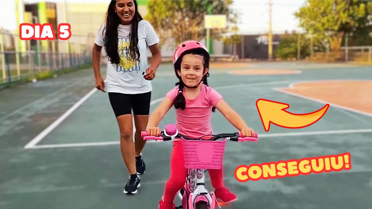 DIA 5: CONSEGUIMOS! Olívia Aprendeu a Andar de Bicicleta Sem Rodinhas!  (Diário da Olívia e Família)