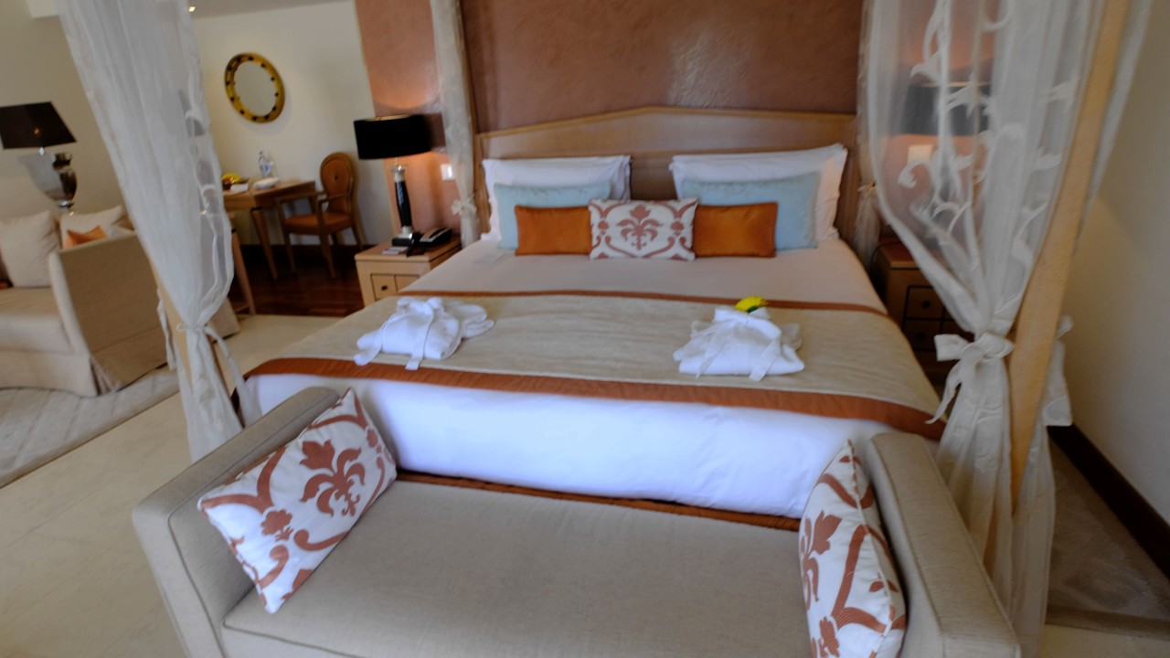 Suite tour of the Oasis Suite Premium Rooftop at the 5 star luxury resort Vila Vita Parc