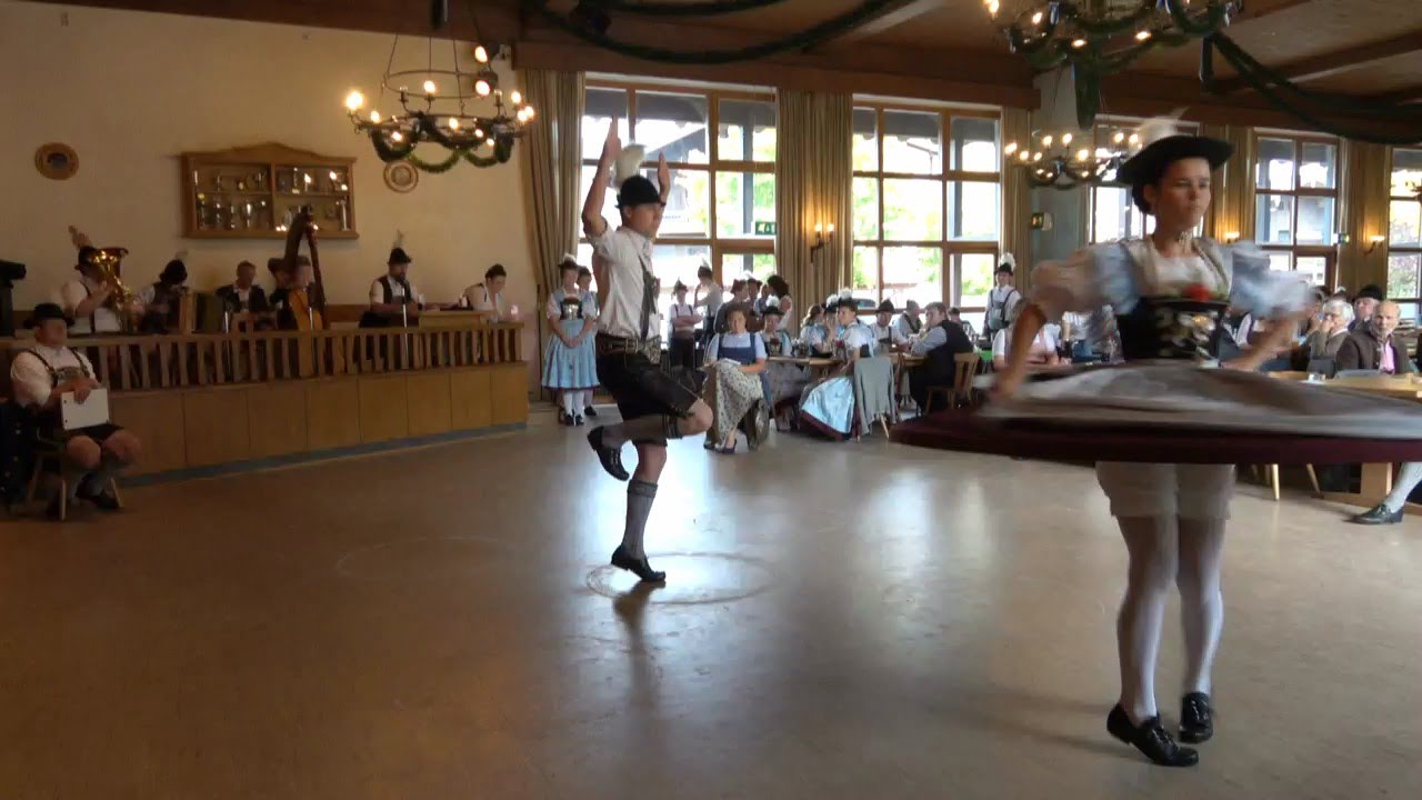 Preisplatteln 2025 D' Falkastoaner Inzell -  Aktive Dirndl