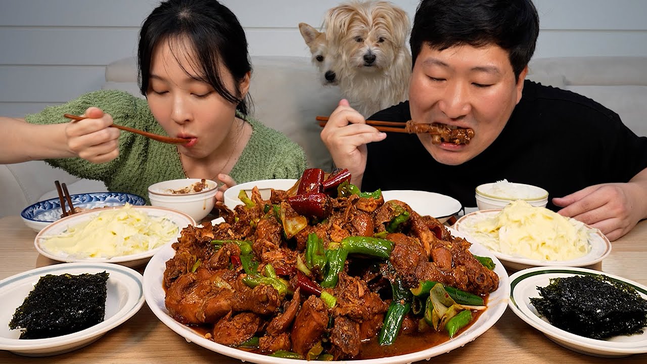 Пряный тушеный цыпленок, приготовленный подругой - кулинарное шоу Мукбанг